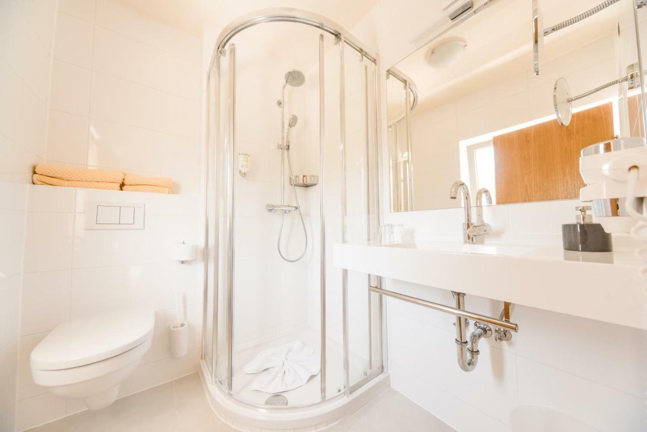 Hotel St. Hubertushof บัดไกลเชนแบร์ก ภายนอก รูปภาพ